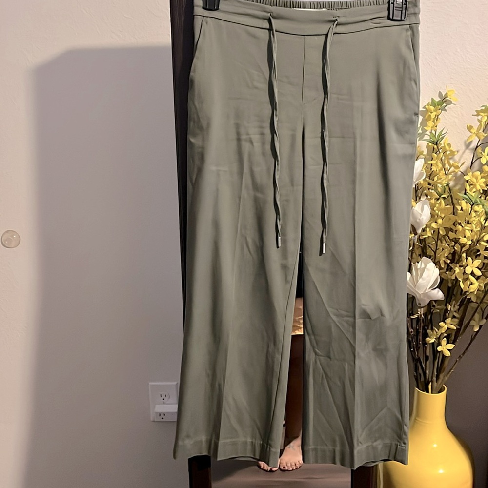 Pants can be ankle length depending on height size 6 length 28 olive green